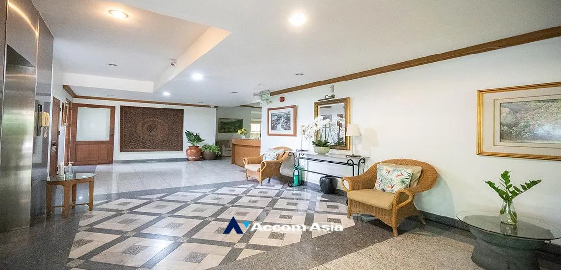  3 br Apartment for rent and sale in Sukhumvit ,Bangkok BTS Asok - MRT Sukhumvit at Ideal for big AA26374