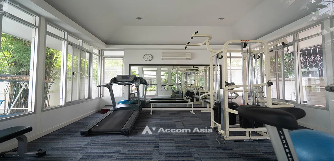  4 br Apartment For Rent in Ploenchit ,Bangkok BTS Ploenchit at Charming Style 1512369