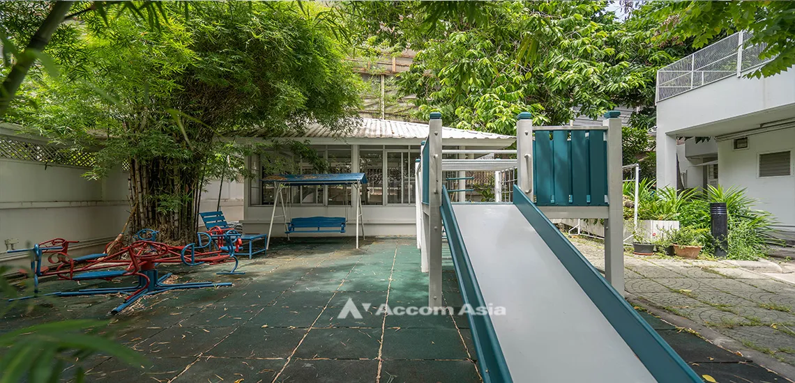  4 br Apartment For Rent in Ploenchit ,Bangkok BTS Ploenchit at Charming Style 1512369