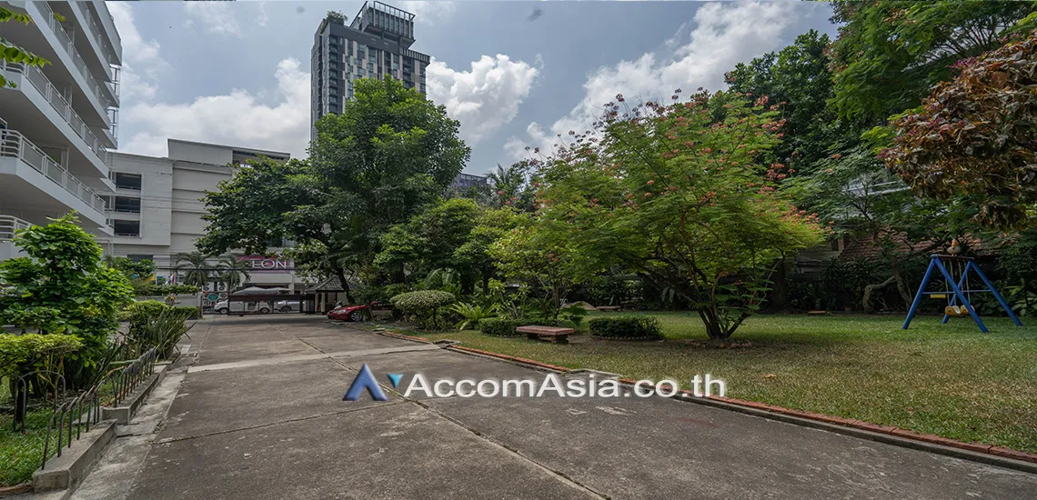  2 br Apartment For Rent in Sukhumvit ,Bangkok BTS Thong Lo at Greenery garden and privacy 1411052