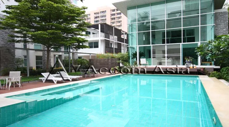  4 br House for rent and sale in Sukhumvit ,Bangkok BTS Phrom Phong at House in compound with common pool 1811030