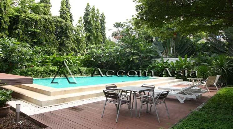  4 br House For Rent in Sukhumvit ,Bangkok BTS Phrom Phong at House in compound with common pool 1811031
