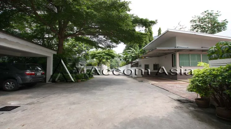  4 br House for rent and sale in Sukhumvit ,Bangkok BTS Phrom Phong at House in compound with common pool 1811030