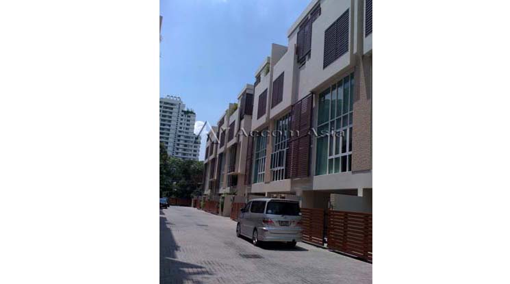  1  3 br Townhouse For Rent in Sukhumvit ,Bangkok BTS Ekkamai at The Parklane 12 AA30953