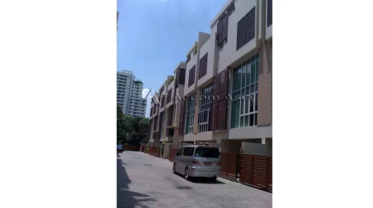  3 br Townhouse for rent and sale in Sukhumvit ,Bangkok BTS Ekkamai at The Parklane 12 10231