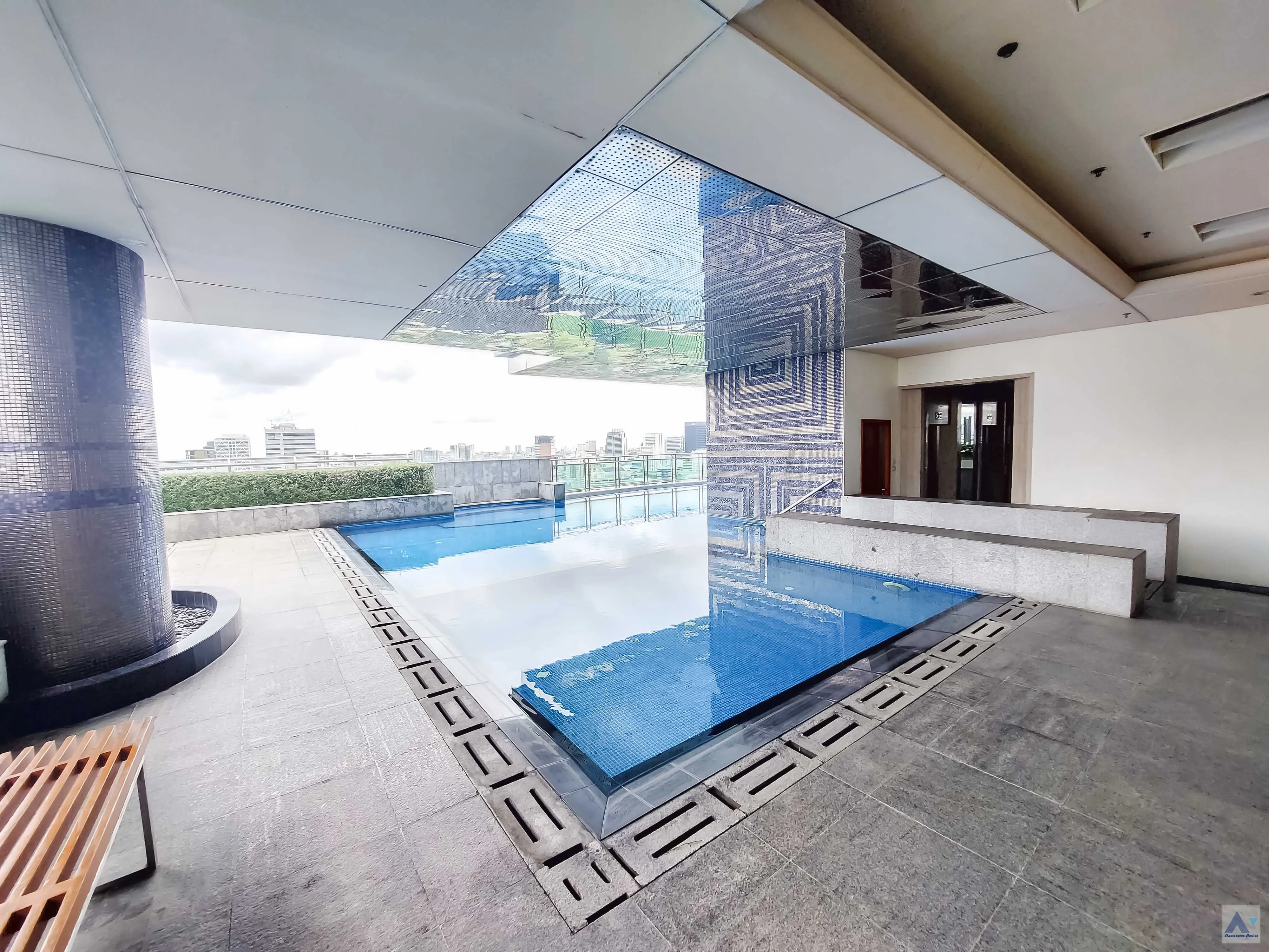  4 br Condominium For Rent in Ploenchit ,Bangkok BTS Ratchadamri at Baan Ratchadamri AA36540