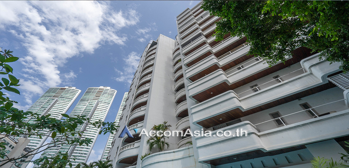  4 br Apartment for rent and sale in Sukhumvit ,Bangkok MRT Sukhumvit - BTS Asok at Newly renovated modern style living place AA12544