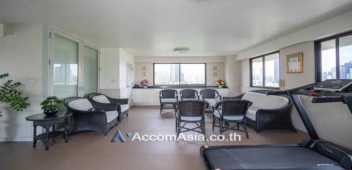  3 br Apartment For Rent in Sukhumvit ,Bangkok BTS Ekkamai at A peaceful location AA31187