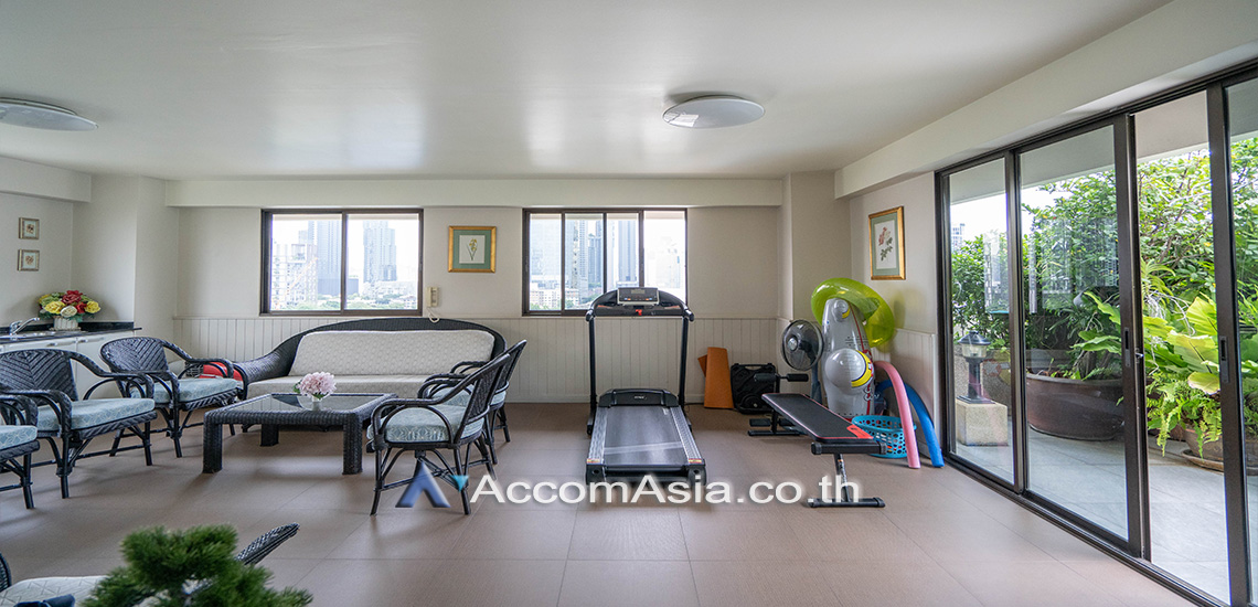  3 br Apartment for rent and sale in Sukhumvit ,Bangkok BTS Ekkamai at A peaceful location AA30211