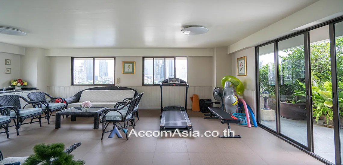  3 br Apartment For Rent in Sukhumvit ,Bangkok BTS Ekkamai at A peaceful location AA31187