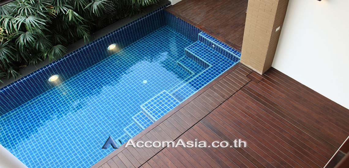  4 br House For Rent in Sukhumvit ,Bangkok BTS Asok - MRT Sukhumvit at House with pool Exclusive compound 1819116