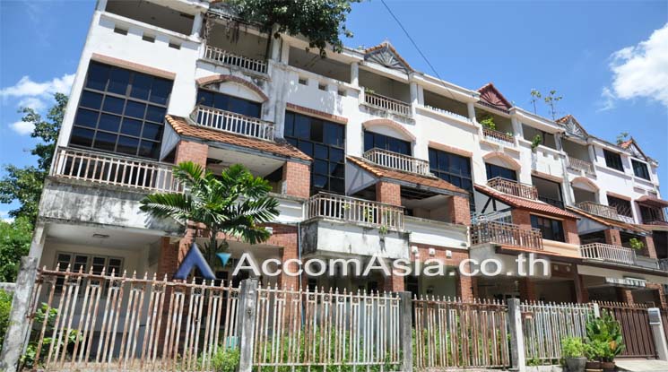  1 Moon Terrace Village - Townhouse - Sukhumvit - Bangkok / Accomasia