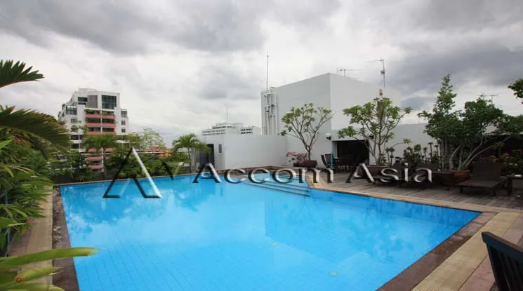  3 br Apartment For Rent in Phaholyothin ,Bangkok BTS Ari at Low rise building 1413037