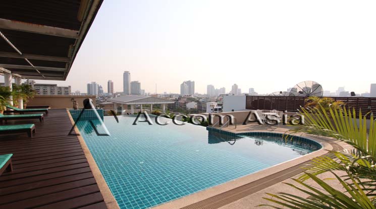  3 br Apartment For Rent in Sukhumvit ,Bangkok BTS Phra khanong at Modern Thai Decorated Style AA10894