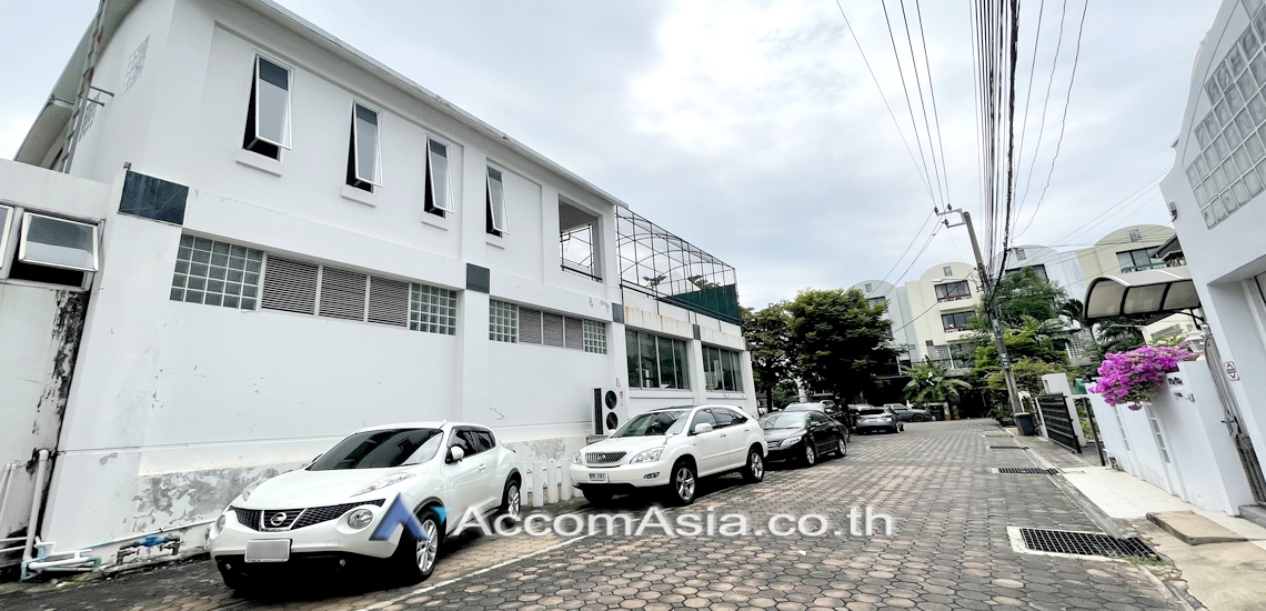  3 br House for rent and sale in Sukhumvit ,Bangkok BTS Phra khanong at Home Place Sukhumvit 71 AA11214