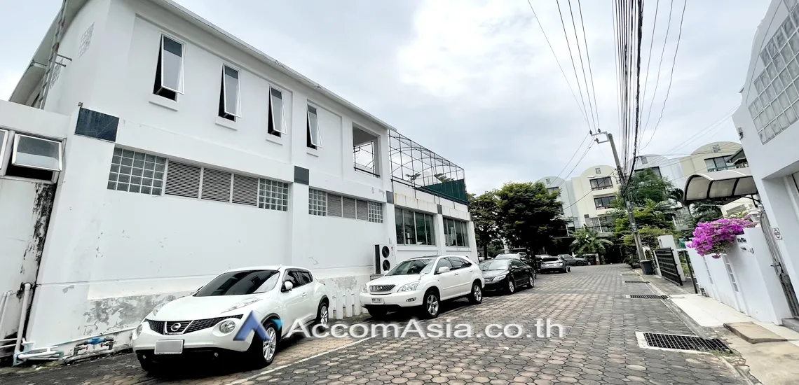  3 br House for rent and sale in Sukhumvit ,Bangkok BTS Phra khanong at Home Place Sukhumvit 71 AA31926