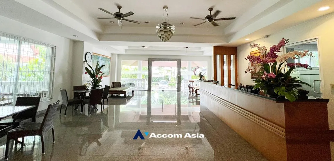  3 br Apartment For Rent in Sathorn ,Bangkok MRT Khlong Toei at Privacy One Unit per Floor 1414997