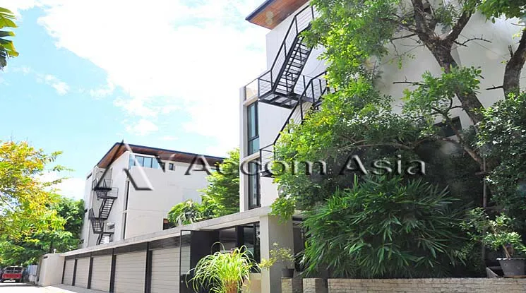  3 br House For Rent in Sukhumvit ,Bangkok BTS Ekkamai at Luxury House with private pool in Ekkamai 610268