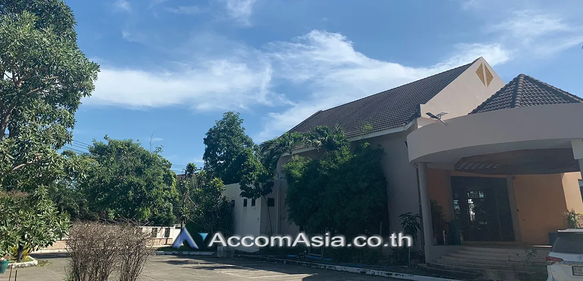  4 br House for rent and sale in Sukhumvit ,Bangkok BTS Phra khanong at Moo Baan Pakamas AA46338
