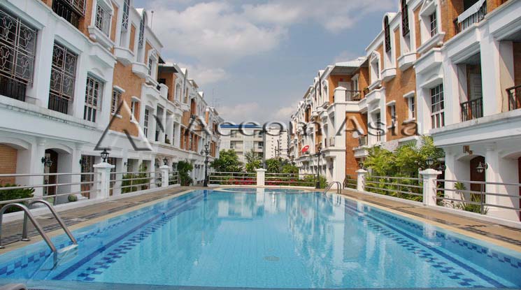  1 Townhouse in Compound - Townhouse - Phahonyothin - Bangkok / Accomasia