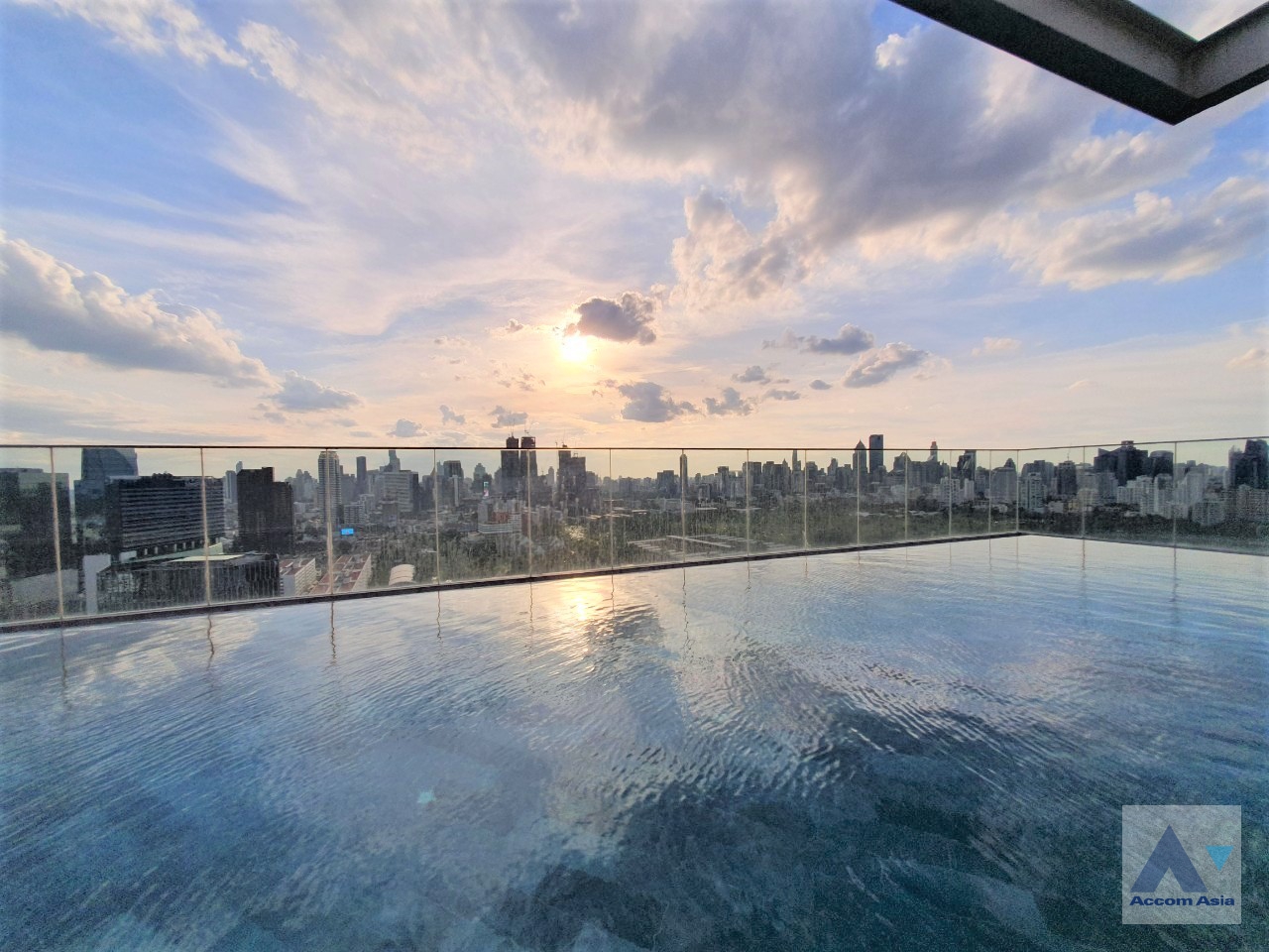  1 br Condominium for rent and sale in Sukhumvit ,Bangkok MRT Queen Sirikit National Convention Center at Siamese Exclusive Queens AA35985