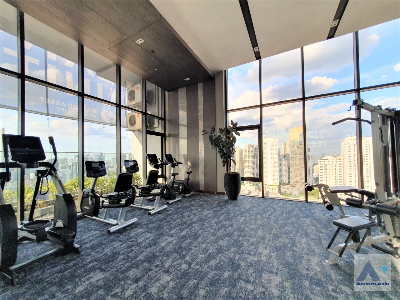  2 br Condominium For Sale in Sukhumvit ,Bangkok MRT Queen Sirikit National Convention Center at Siamese Exclusive Queens AA29427