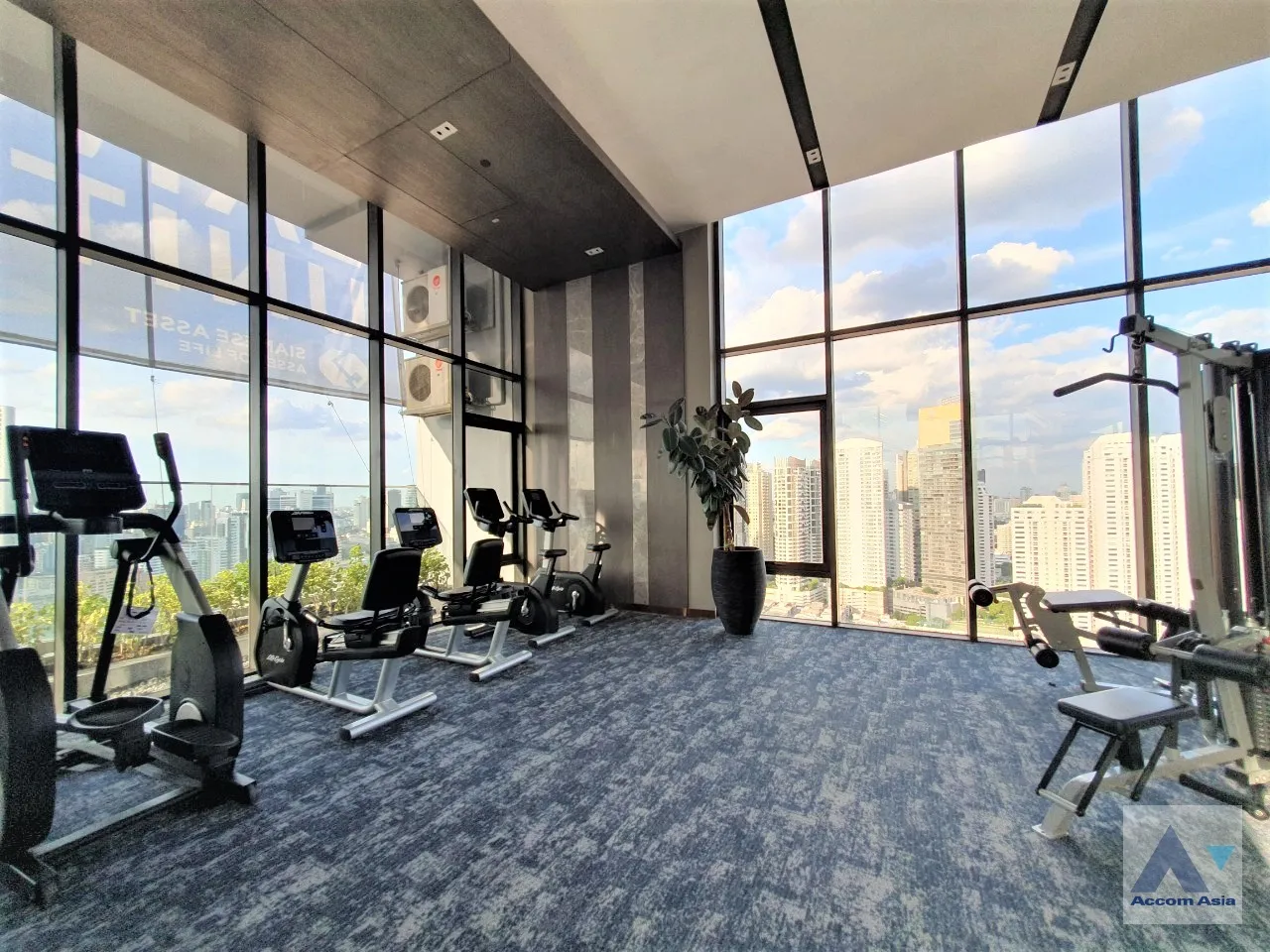  2 br Condominium For Rent in Sukhumvit ,Bangkok MRT Queen Sirikit National Convention Center at Siamese Exclusive Queens AA46526
