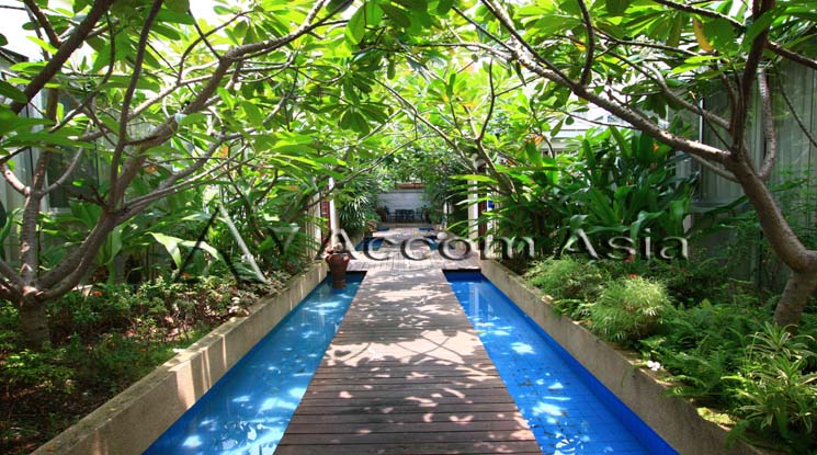  4 br House For Rent in New Phetchaburi ,Bangkok  at Homely atmosphere Compound AA36196