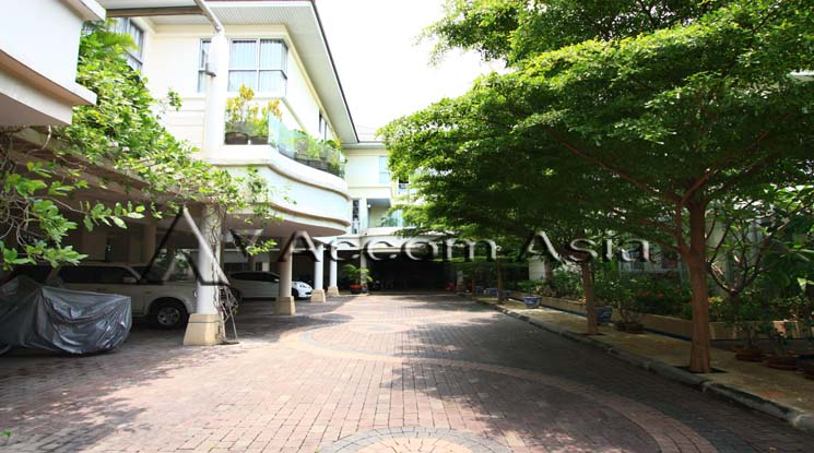  2 Homely atmosphere Compound - House - New Petchaburi - Bangkok / Accomasia