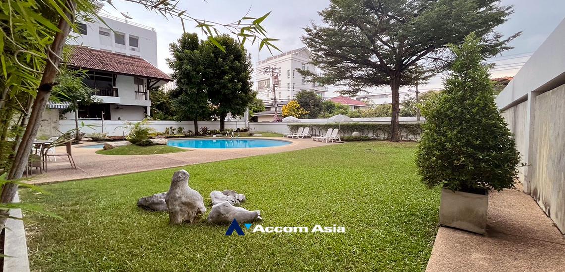  2 br Apartment For Rent in Sukhumvit ,Bangkok BTS Phra khanong at Stylish Low Rise Residence AA10208