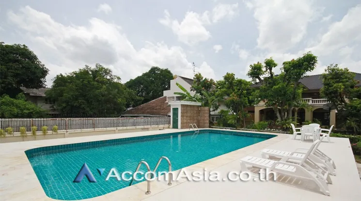  1  3 br Apartment For Rent in Phaholyothin ,Bangkok BTS Ari at Charming Homely Style AA10405