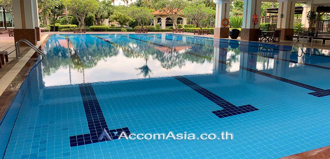  5 br House For Rent in Bang Na ,Bangkok BTS Bearing at House in compound AA23515