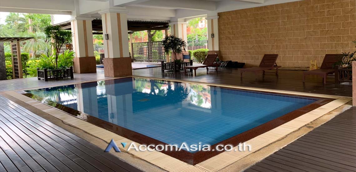  6 br House For Sale in Bang Na ,Bangkok BTS Bearing at House in compound AA21517