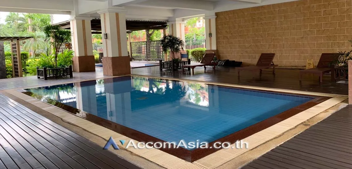  5 br House For Rent in Bang Na ,Bangkok BTS Bearing at House in compound 2420801