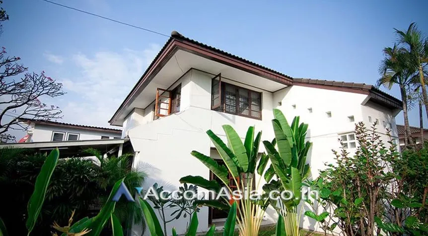  4 br Apartment for rent and sale in Phaholyothin ,Bangkok BTS Saphan-Kwai at Heart of Phaya Thai AA27997
