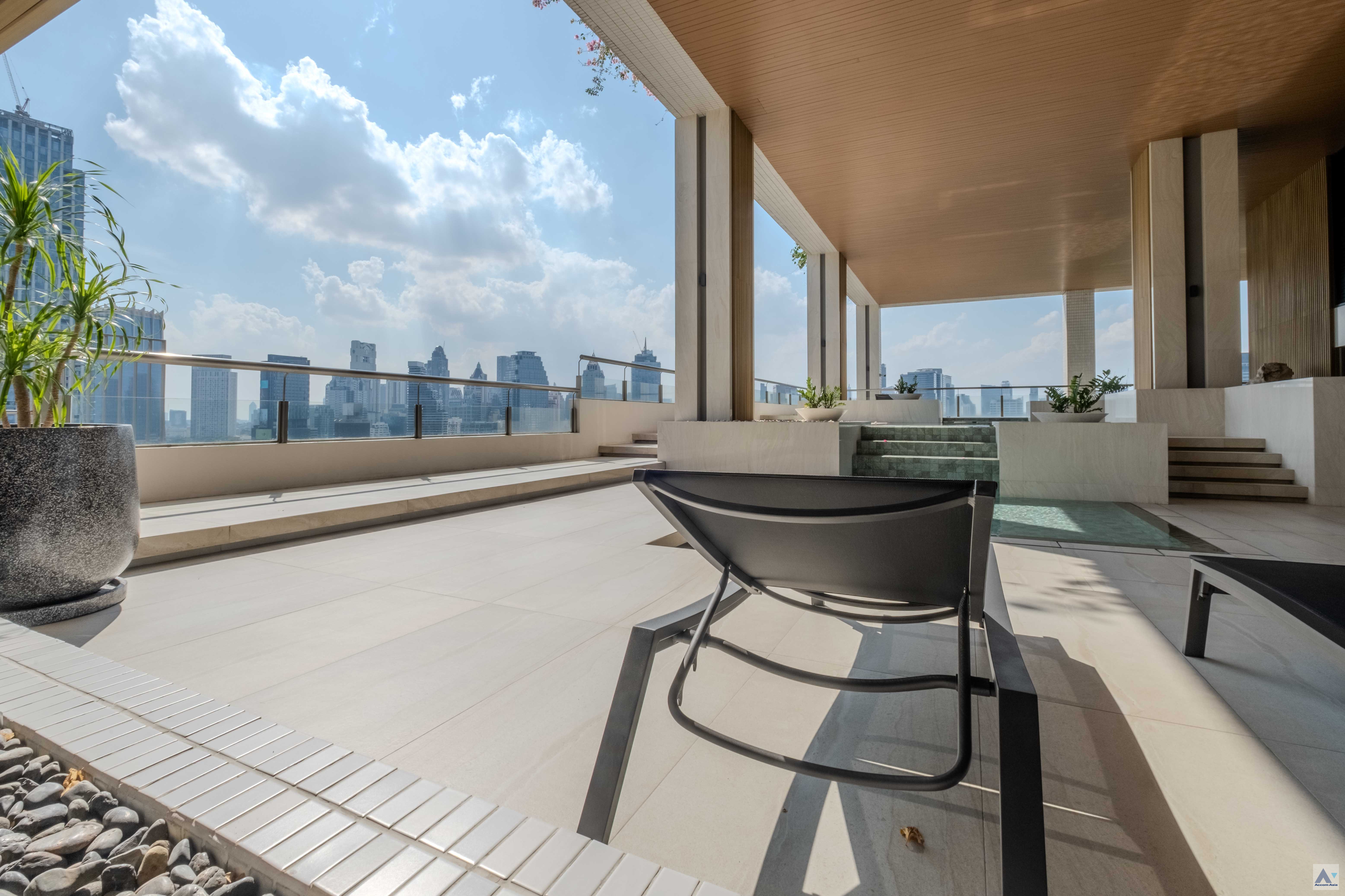  2 br Condominium For Rent in Ploenchit ,Bangkok BTS Ploenchit - MRT Lumphini at Polo Park AA15340