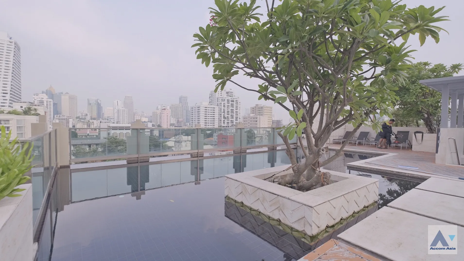  2 br Condominium For Rent in Ploenchit ,Bangkok BTS Ploenchit at The Crest Ruamrudee AA34089