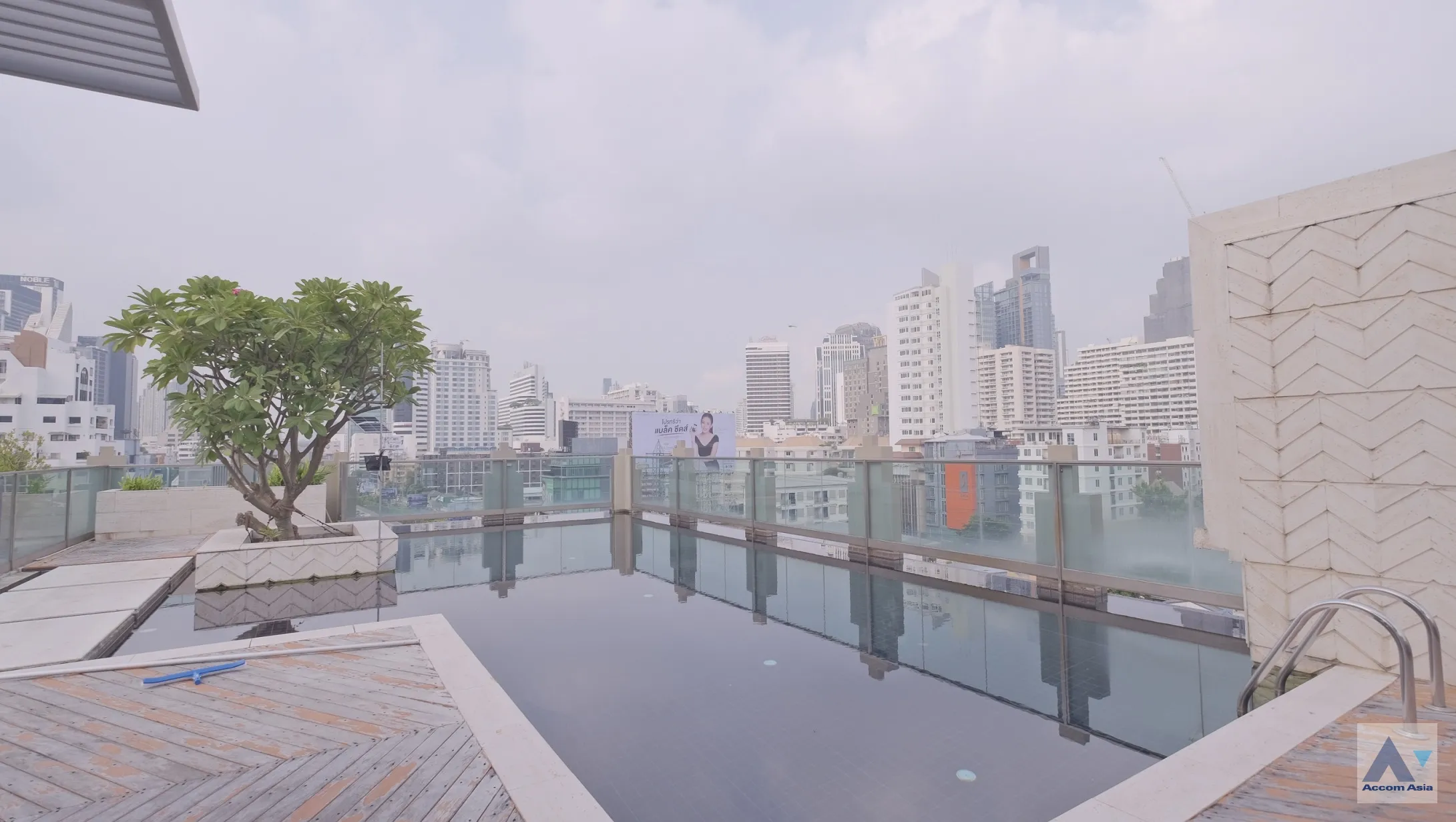  3 br Condominium for rent and sale in Ploenchit ,Bangkok BTS Ploenchit at The Crest Ruamrudee AA32842