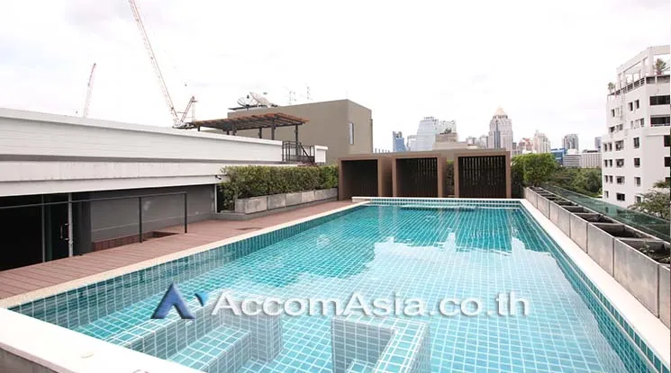  2 br Condominium For Sale in Ploenchit ,Bangkok BTS Ratchadamri at Sarasini Residence AA18982