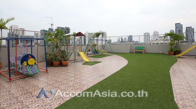  3 br Apartment For Rent in Sukhumvit ,Bangkok BTS Thong Lo at Low Rised Building AA11706