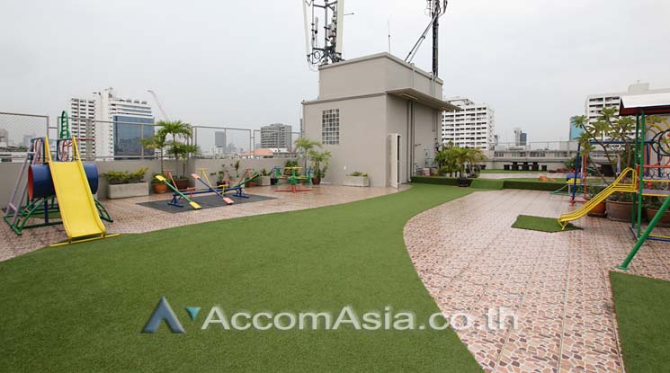  3 br Apartment For Rent in Sukhumvit ,Bangkok BTS Thong Lo at Low Rised Building AA11706