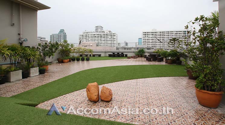  3 br Apartment For Rent in Sukhumvit ,Bangkok BTS Thong Lo at Low Rised Building AA11706