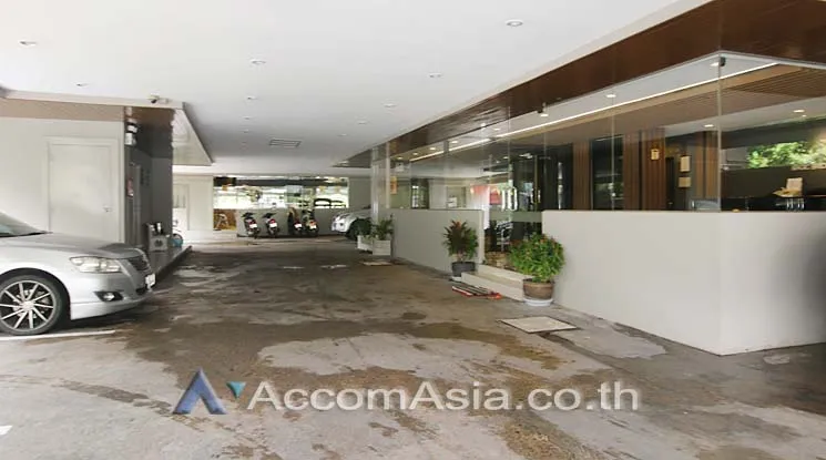  3 br Apartment For Rent in Sukhumvit ,Bangkok BTS Thong Lo at Low Rised Building AA11709