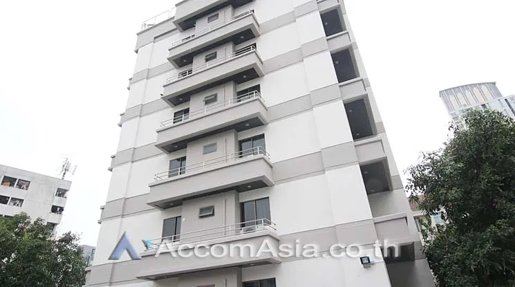  3 br Apartment For Rent in Sukhumvit ,Bangkok BTS Thong Lo at Low Rised Building AA11709