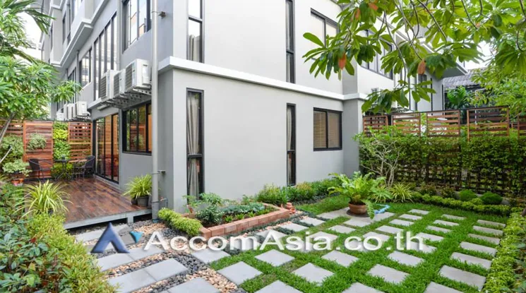  2 br Apartment For Rent in Silom ,Bangkok BTS Sala Daeng at Elegantly Furnished 13001385