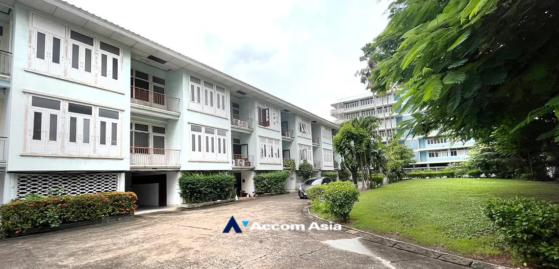  2 br Townhouse For Rent in Sukhumvit ,Bangkok BTS Phra khanong at Greenery House AA32699