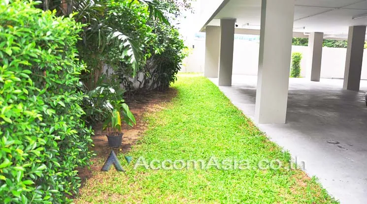  3 br Apartment For Rent in Sukhumvit ,Bangkok BTS Ekkamai at Nice Place at Ekkamai 13002305