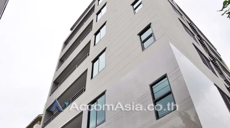  3 br Apartment For Rent in Sukhumvit ,Bangkok BTS Ekkamai at Nice Place at Ekkamai 13002333