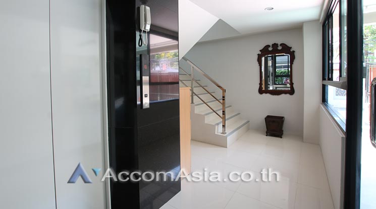  3 br Apartment For Rent in Sukhumvit ,Bangkok BTS Ekkamai at Nice Place at Ekkamai 13002333