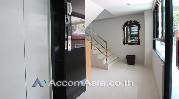  3 br Apartment for rent and sale in Sukhumvit ,Bangkok BTS Ekkamai at Nice Place at Ekkamai 13002332